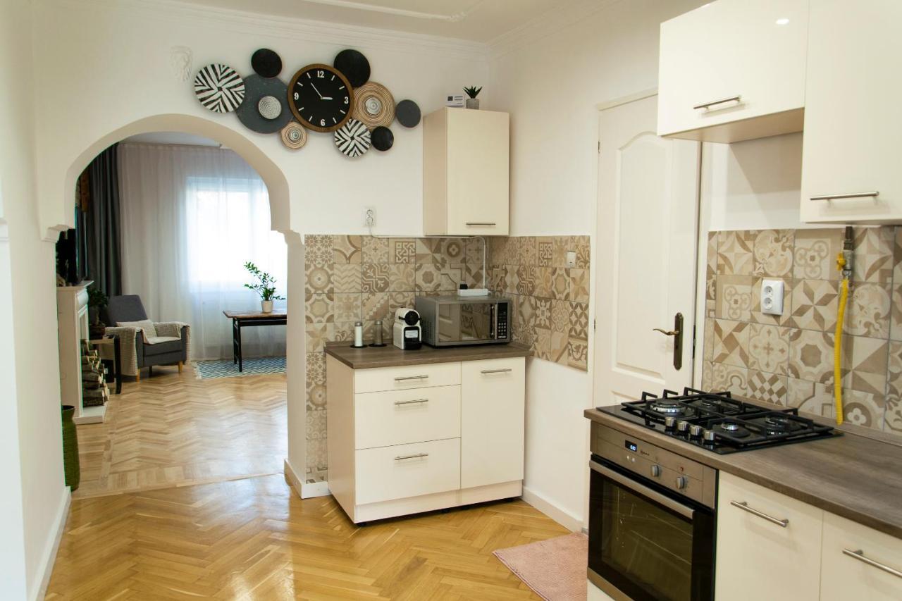 Season One Apartman Szeged Eksteriør billede